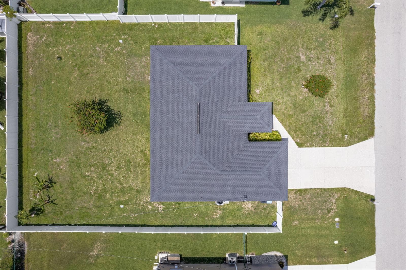 610 SE 21st Lane, Cape Coral, FL 33990 — zdjęcie 4