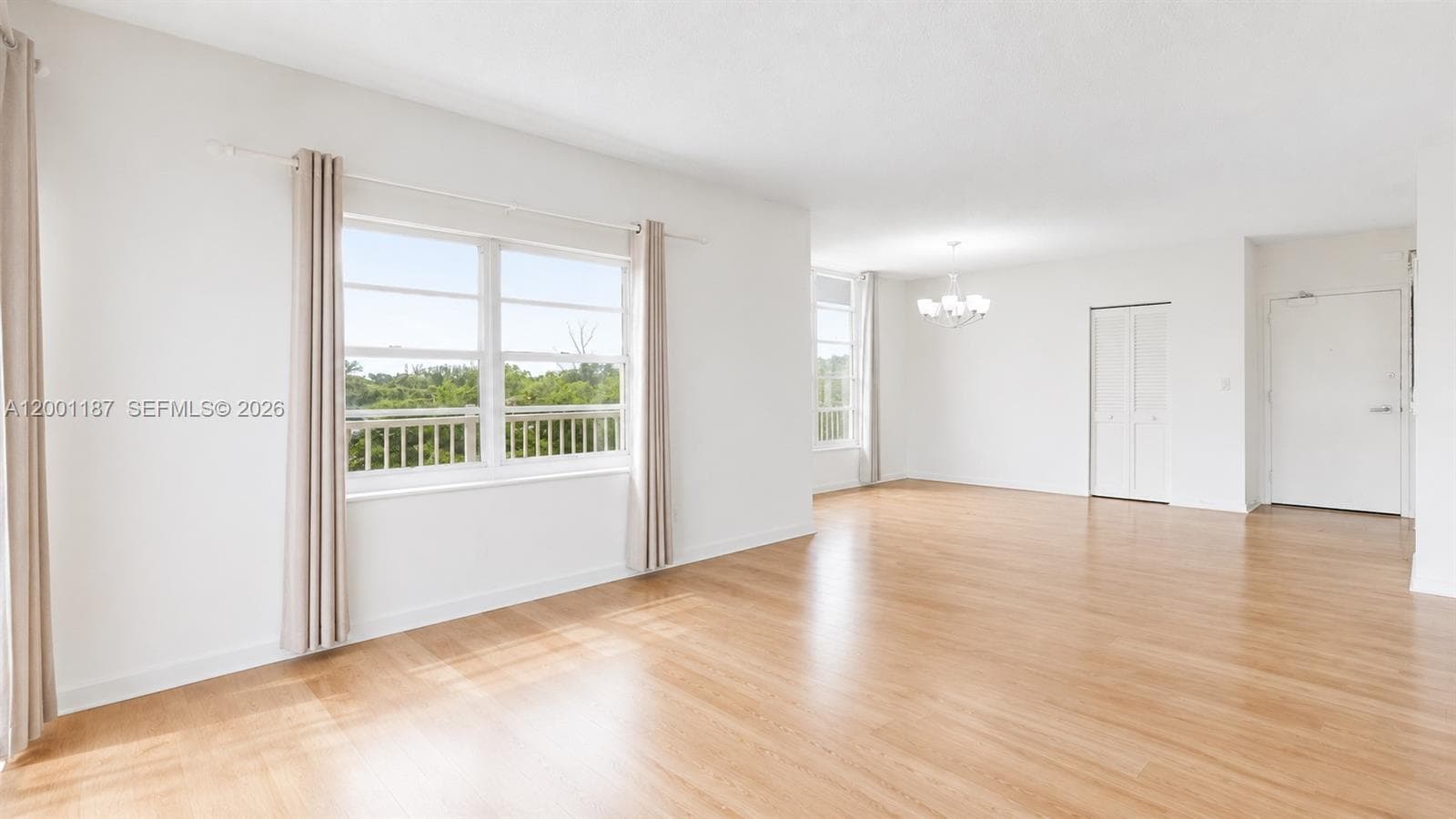 300 Bayview Dr # 315, Sunny Isles Beach, FL 33160 — zdjęcie 3