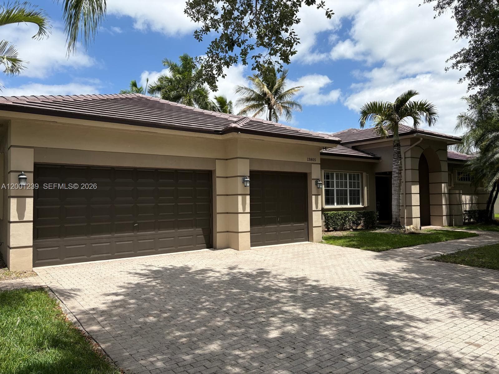 13805 SW 41st St, Davie, FL 33330