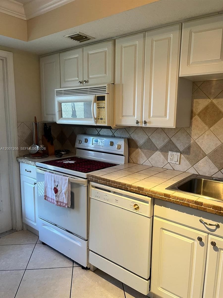 3200 N Palm Aire Dr # 407, Pompano Beach, FL 33069