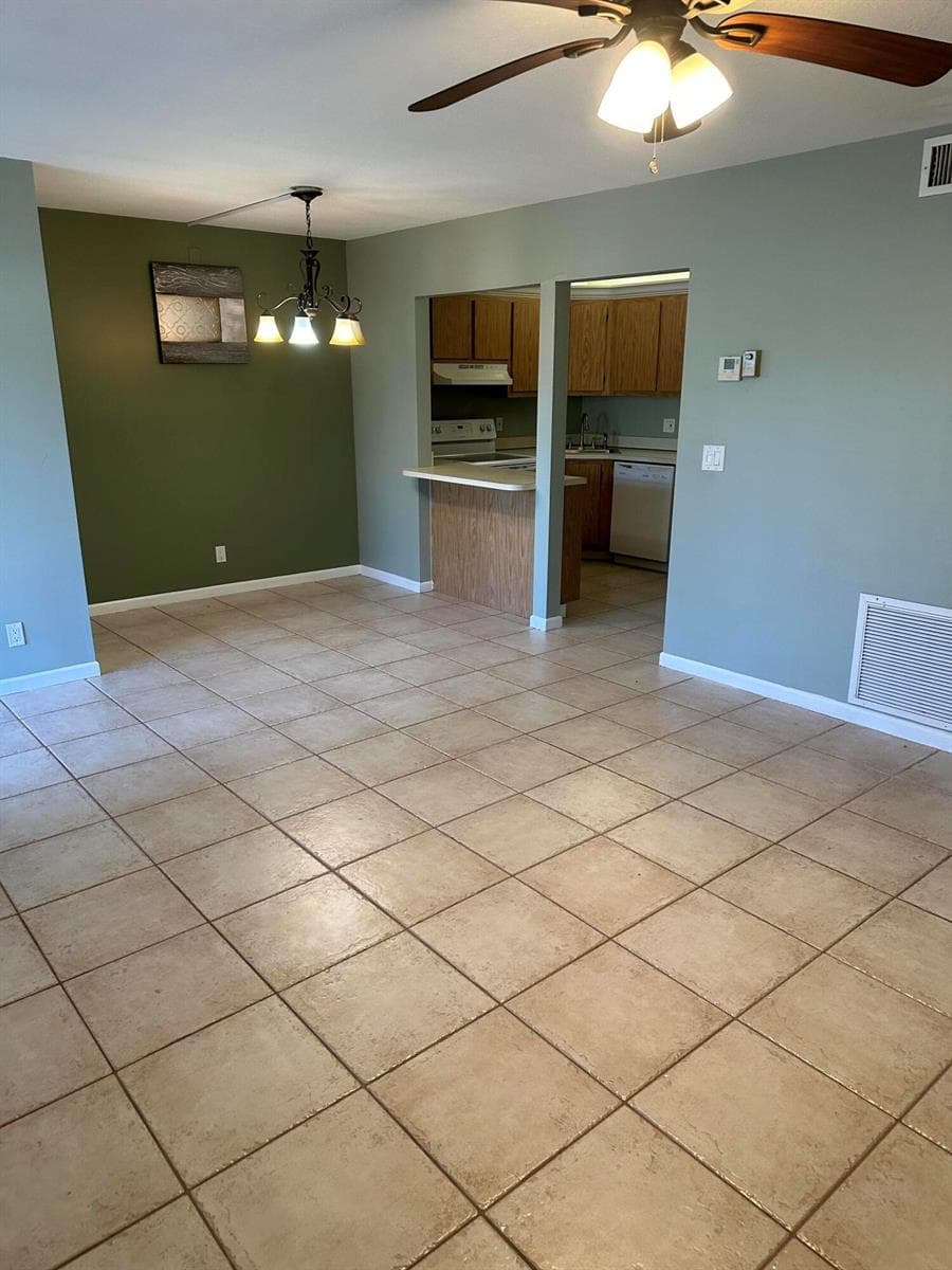 436 Pine Glen Lane # D-1, FL 33463 — zdjęcie 3