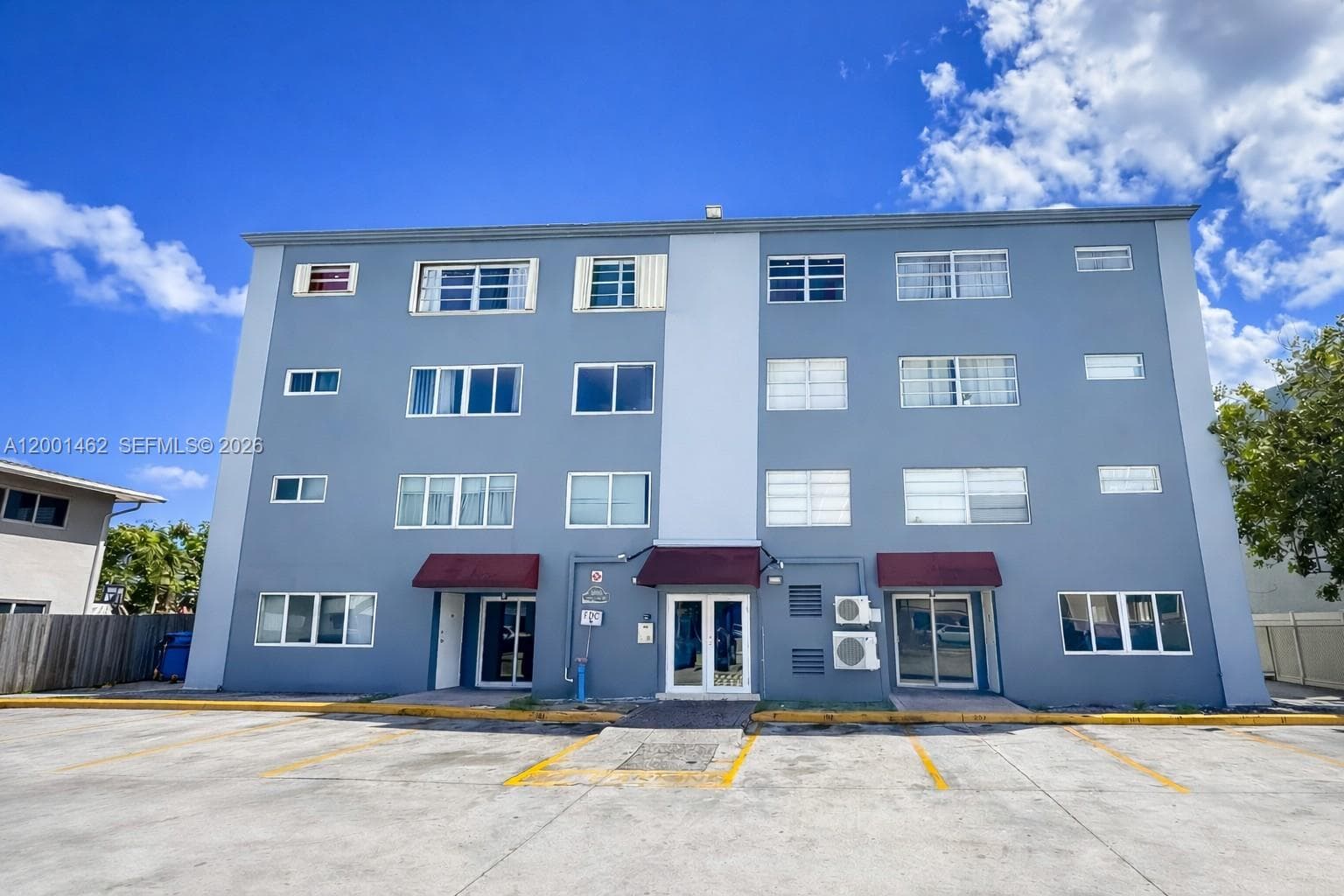 1060 Crystal Lake Dr # 401, Deerfield Beach, FL 33064