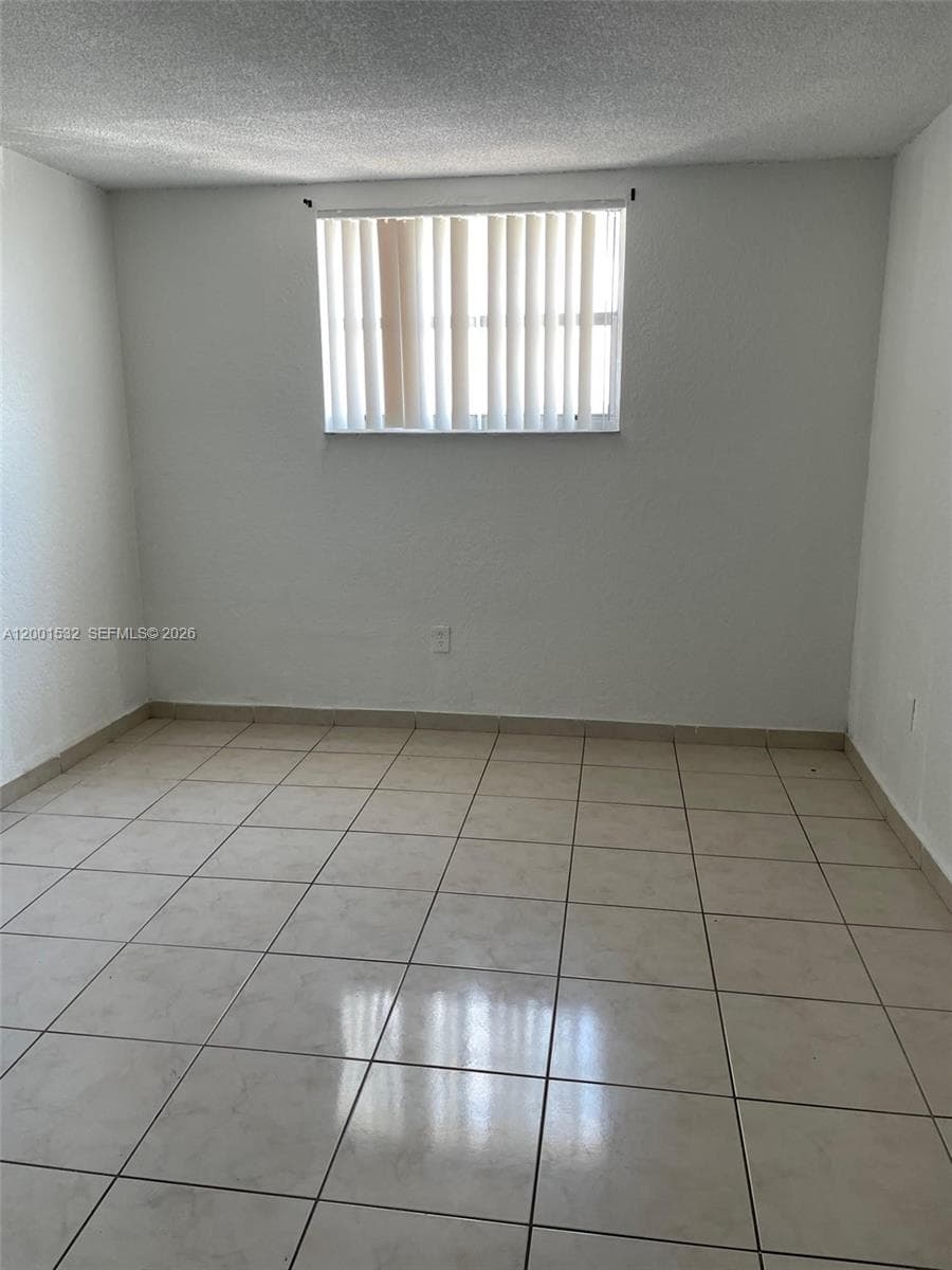 666 W 81st St # 407, Hialeah, FL 33014 — zdjęcie 3