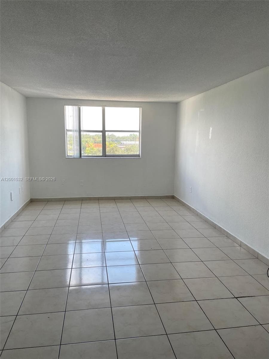 666 W 81st St # 407, Hialeah, FL 33014 — zdjęcie 4