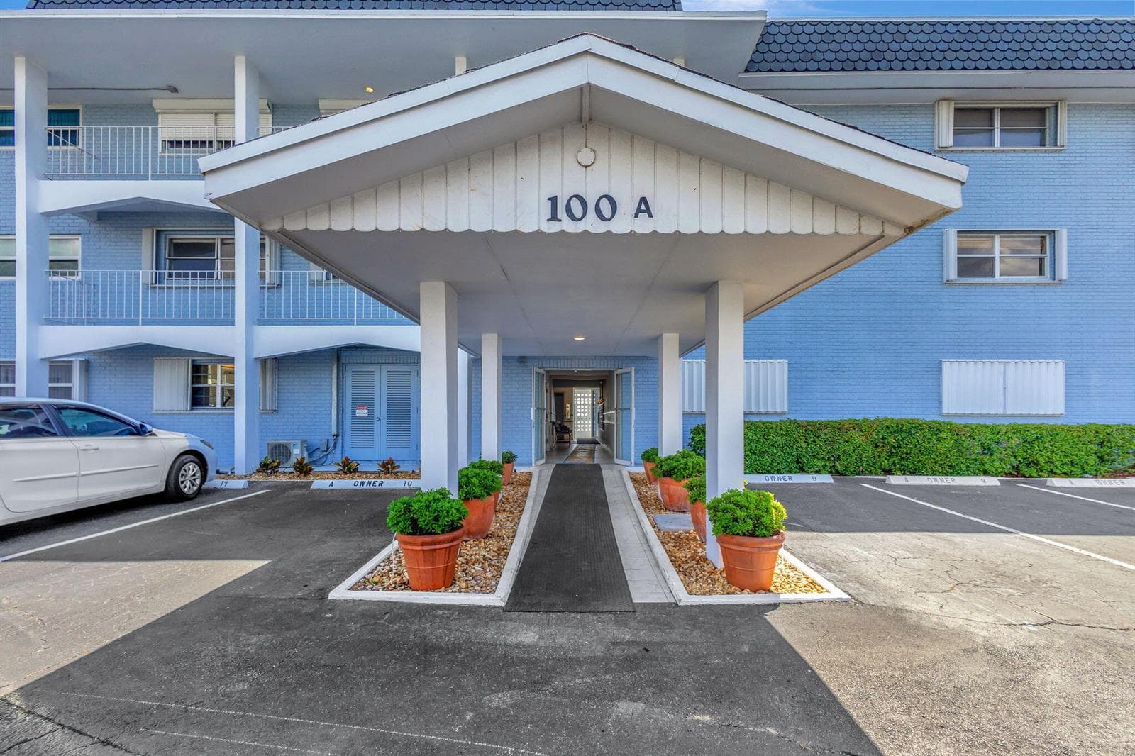 100 Shore Court # 210, North Palm Beach, FL 33408