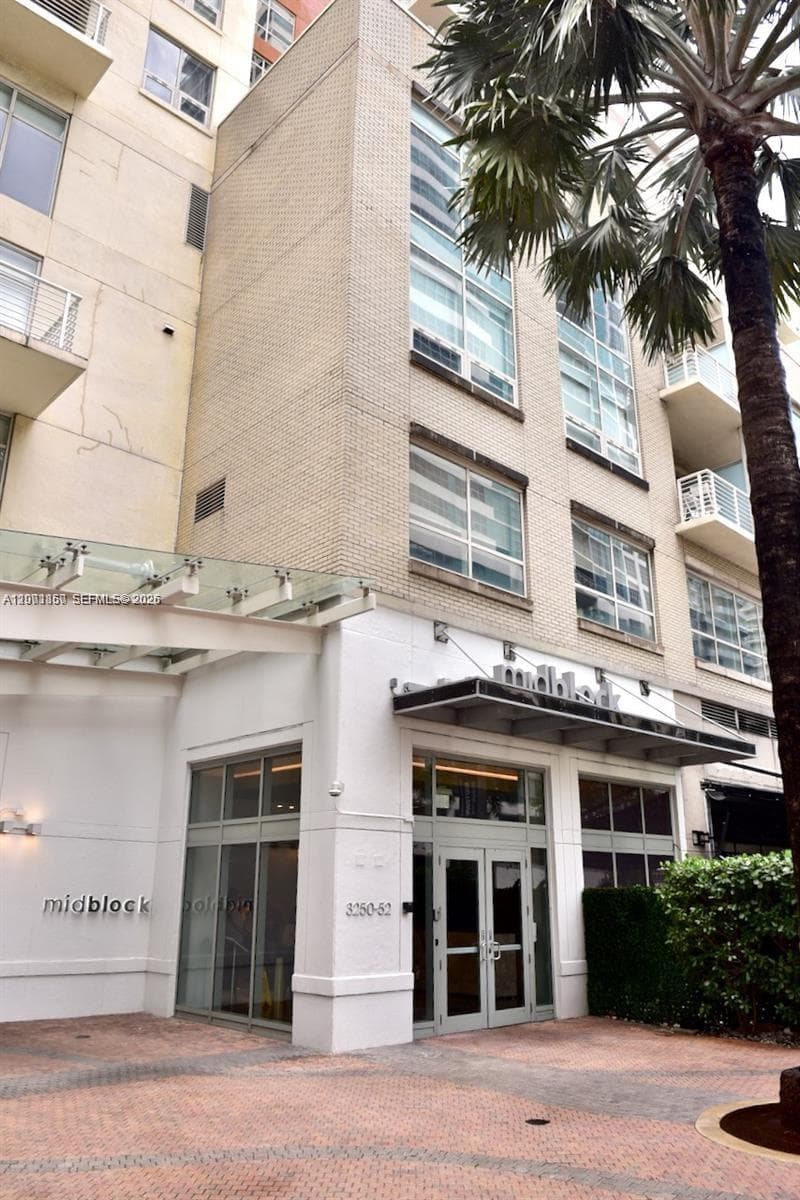 3250 NE 1st Ave # 321, Miami, FL 33137 — zdjęcie 3