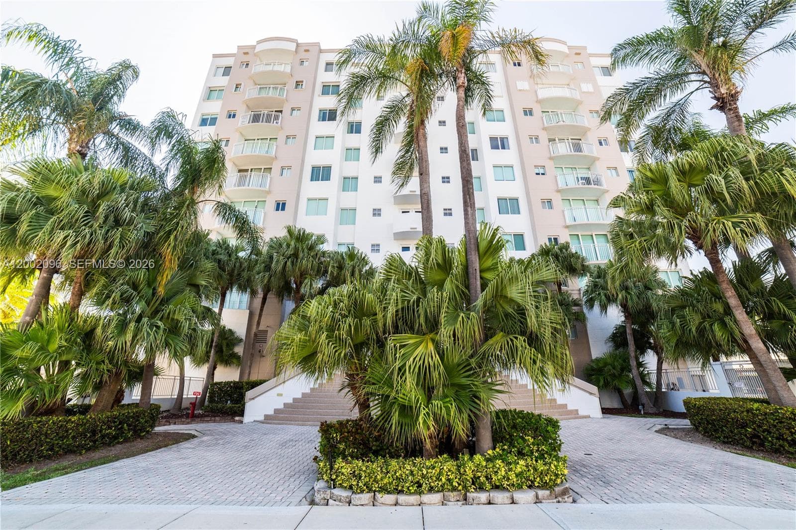 18000 N Bay Rd # 201, Sunny Isles Beach, FL 33160 — zdjęcie 3