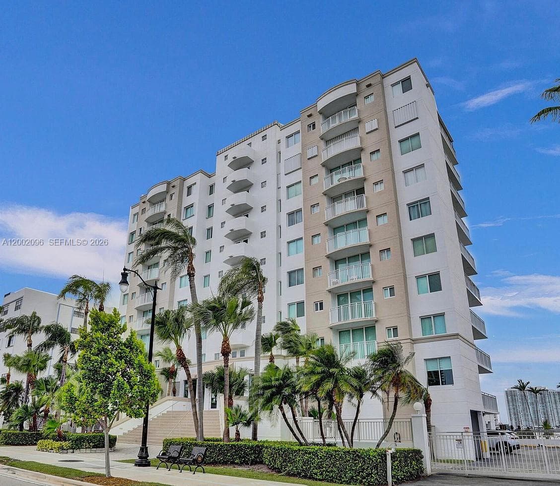 18000 N Bay Rd # 201, Sunny Isles Beach, FL 33160 — zdjęcie 4