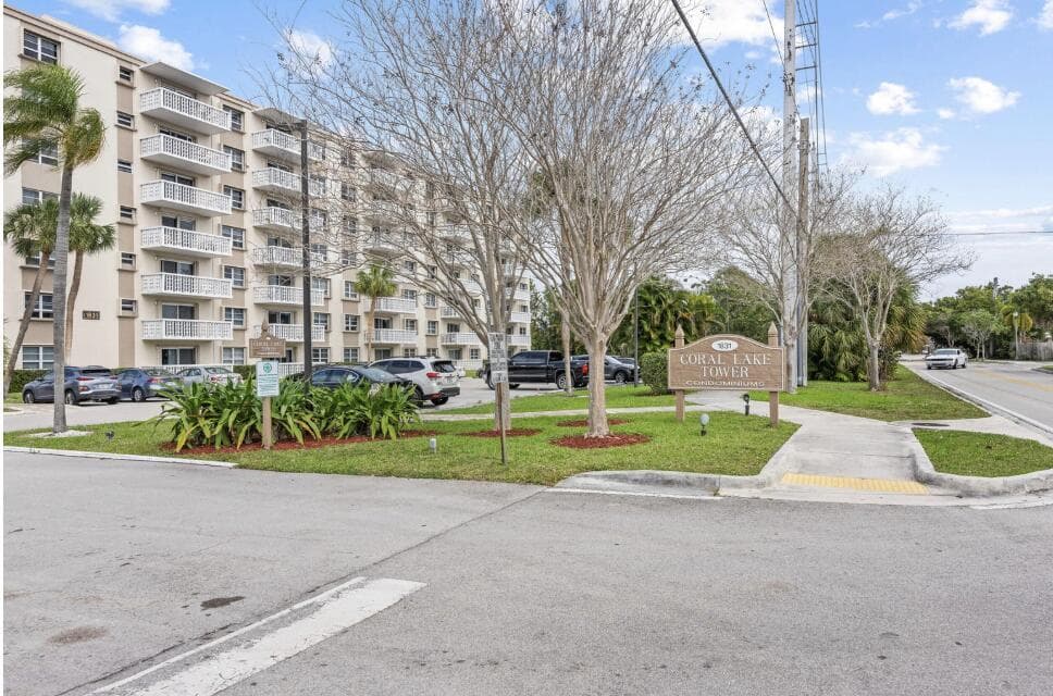 1831 NE 38th Street # 410, Oakland Park, FL 33308 — zdjęcie 2