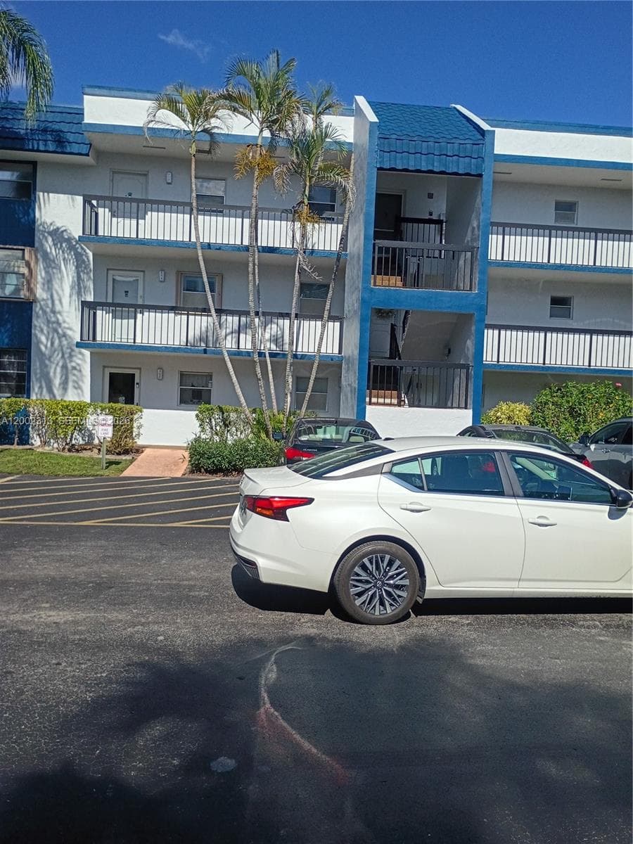 3040 Holiday Springs Blvd # 110, Margate, FL 33063 — zdjęcie 2