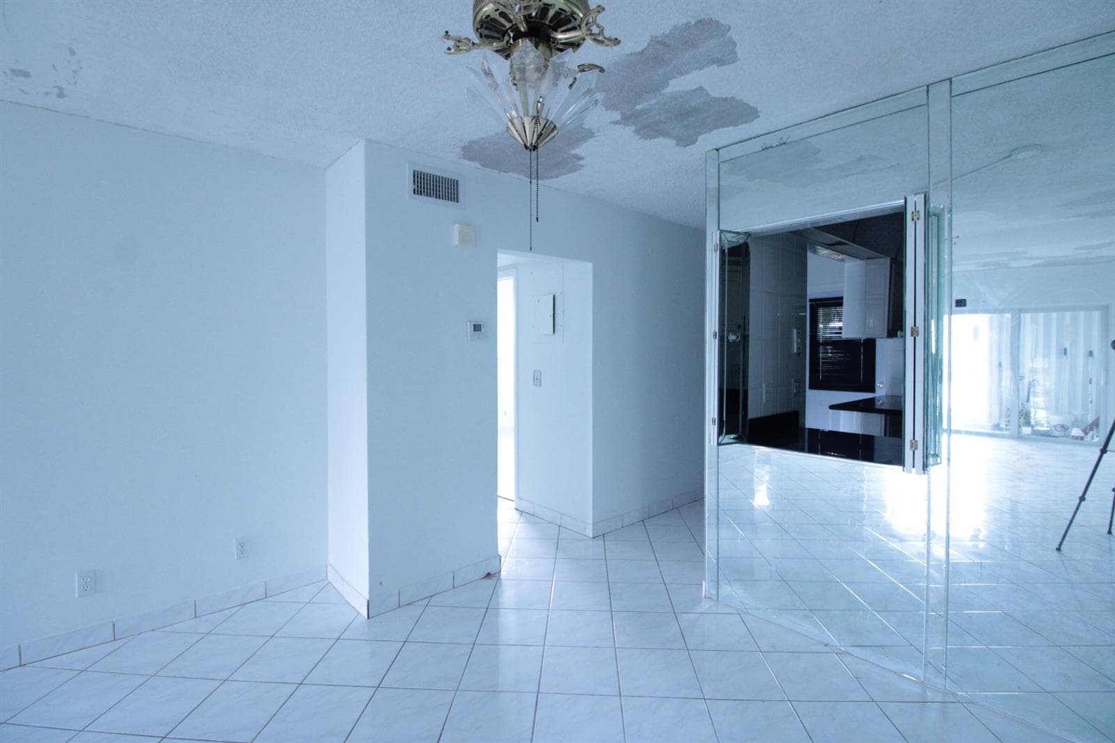 465 Paradise Isle Boulevard # 110, Hallandale Beach, FL 33009 — zdjęcie 5