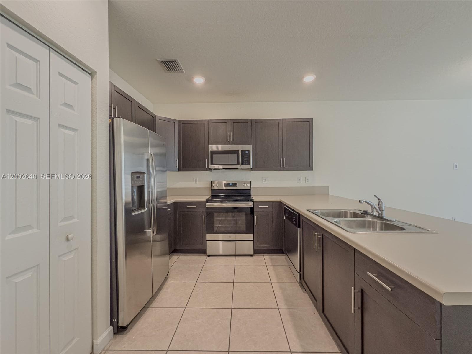 10629 W 32nd Ln, Miami Lakes, FL 33018 — zdjęcie 2
