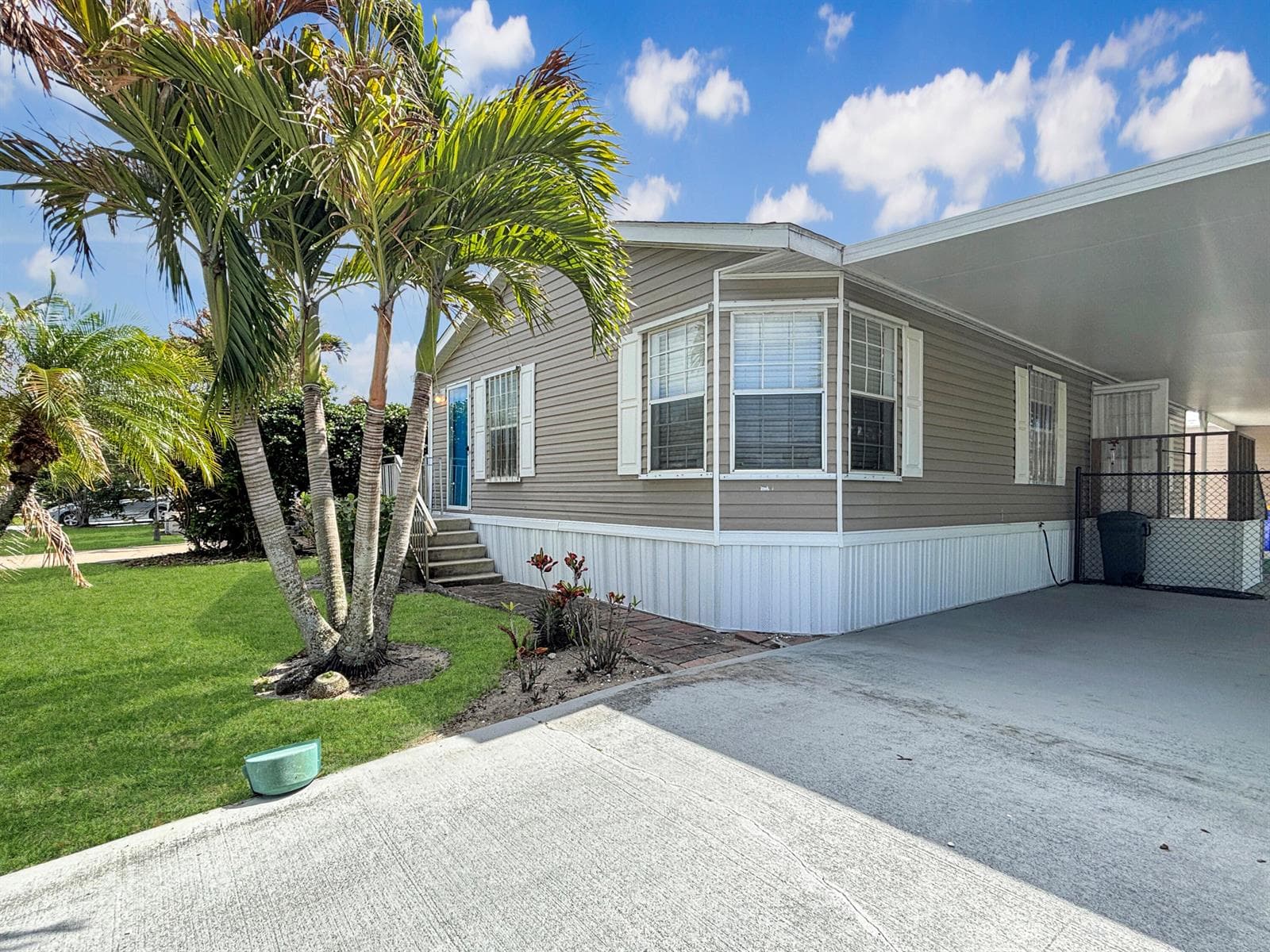 7568 SE Swan Avenue, Hobe Sound, FL 33455 — zdjęcie 3