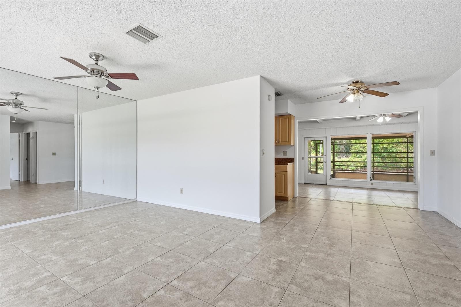 445 NE Armory Circle, Port St. Lucie, FL 34983 — zdjęcie 5