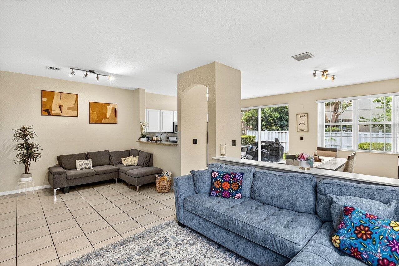 9090 NW 40th Place, Sunrise, FL 33351 — zdjęcie 5