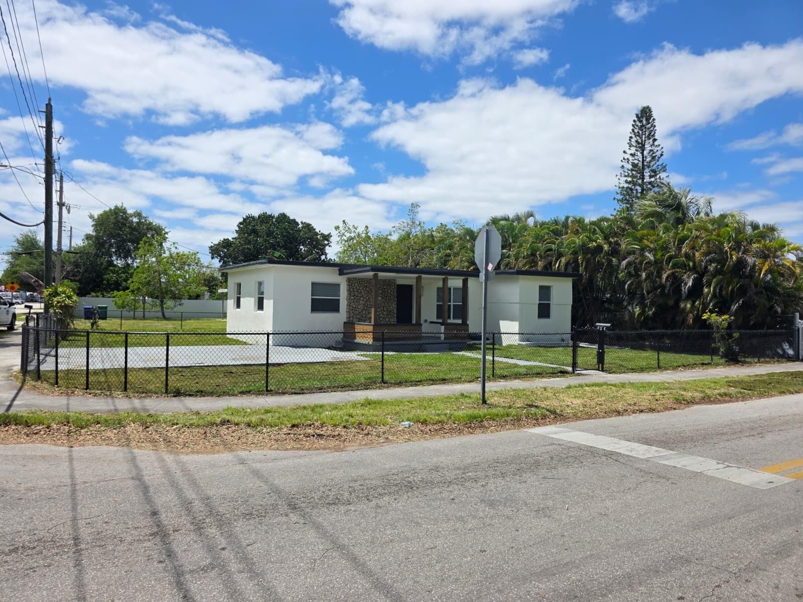9900 NW 25th Avenue, Miami, FL 33147 — zdjęcie 3