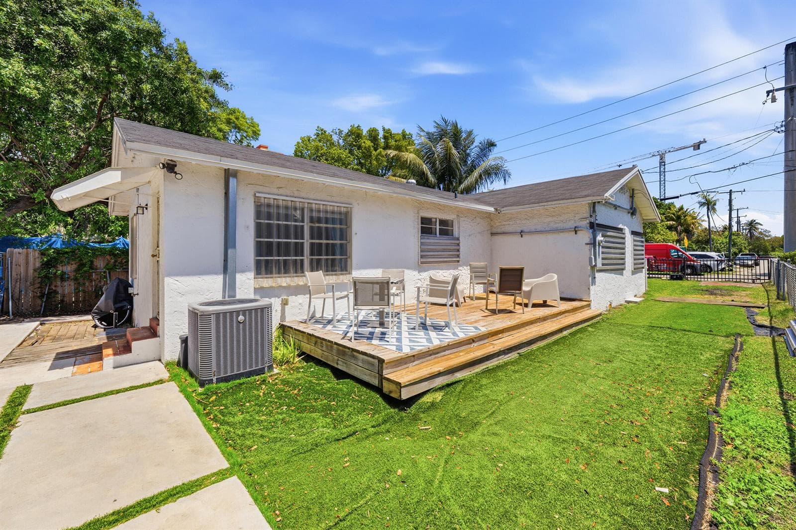 7700 NE 1st Court, Miami, FL 33138 — zdjęcie 5