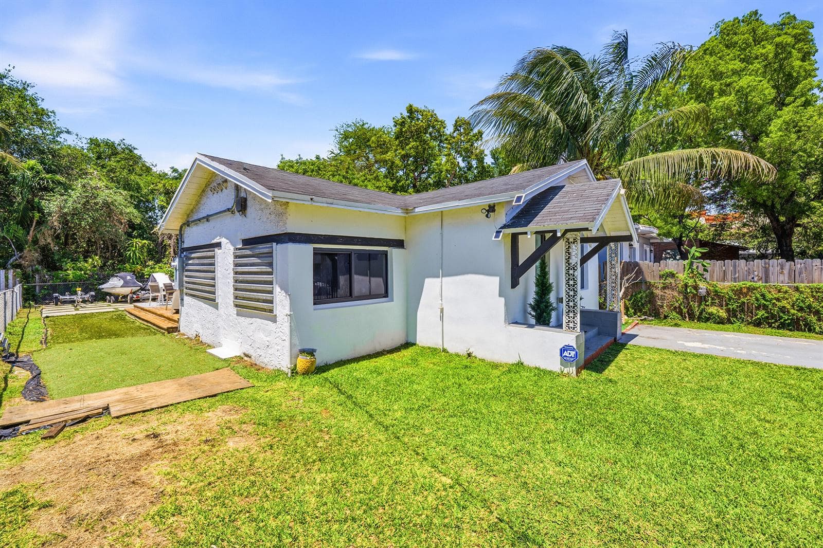 7700 NE 1st Court, Miami, FL 33138 — zdjęcie 4