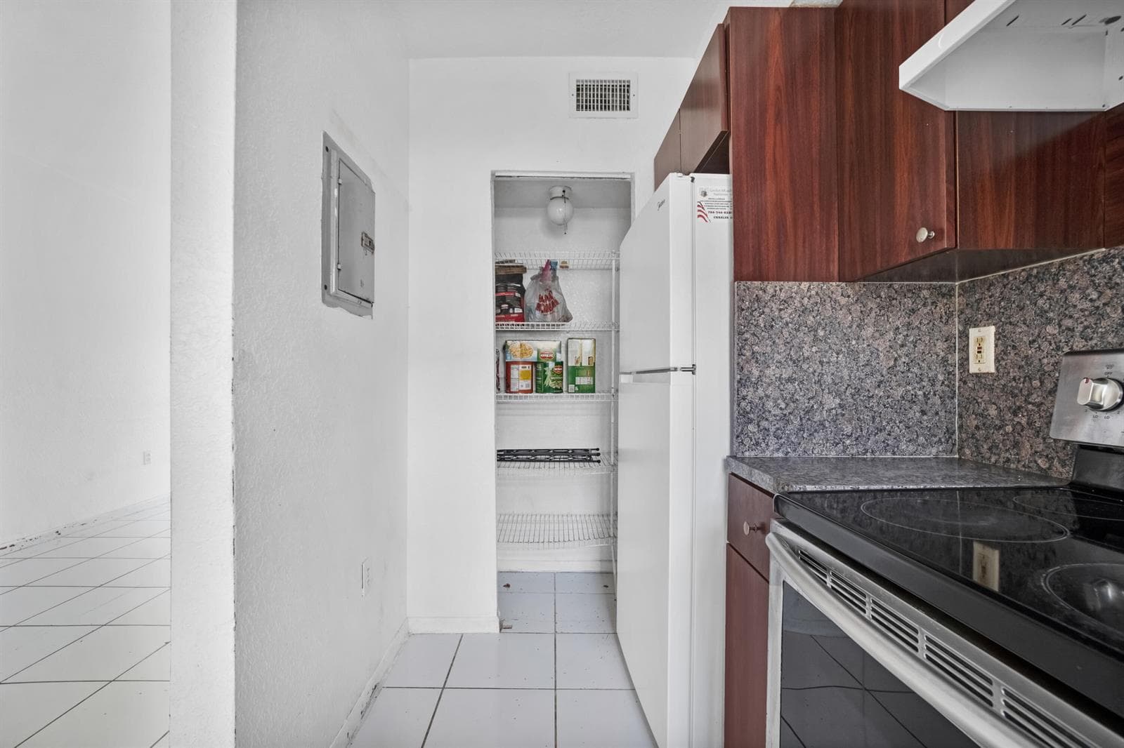 306 NW 84th Terrace # 306, Miami, FL 33150 — zdjęcie 3