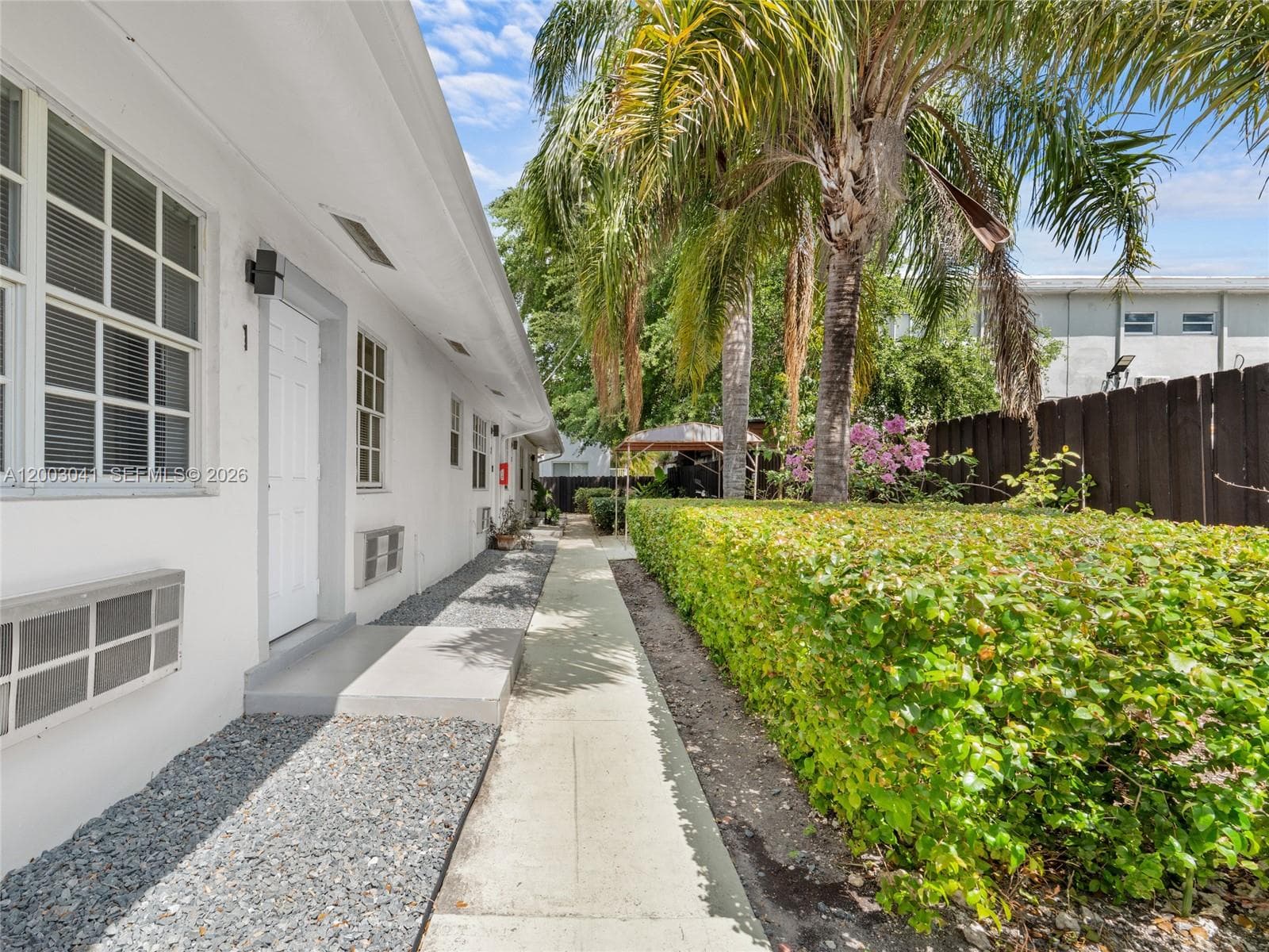 571 NE 67th St, Miami, FL 33138 — zdjęcie 3