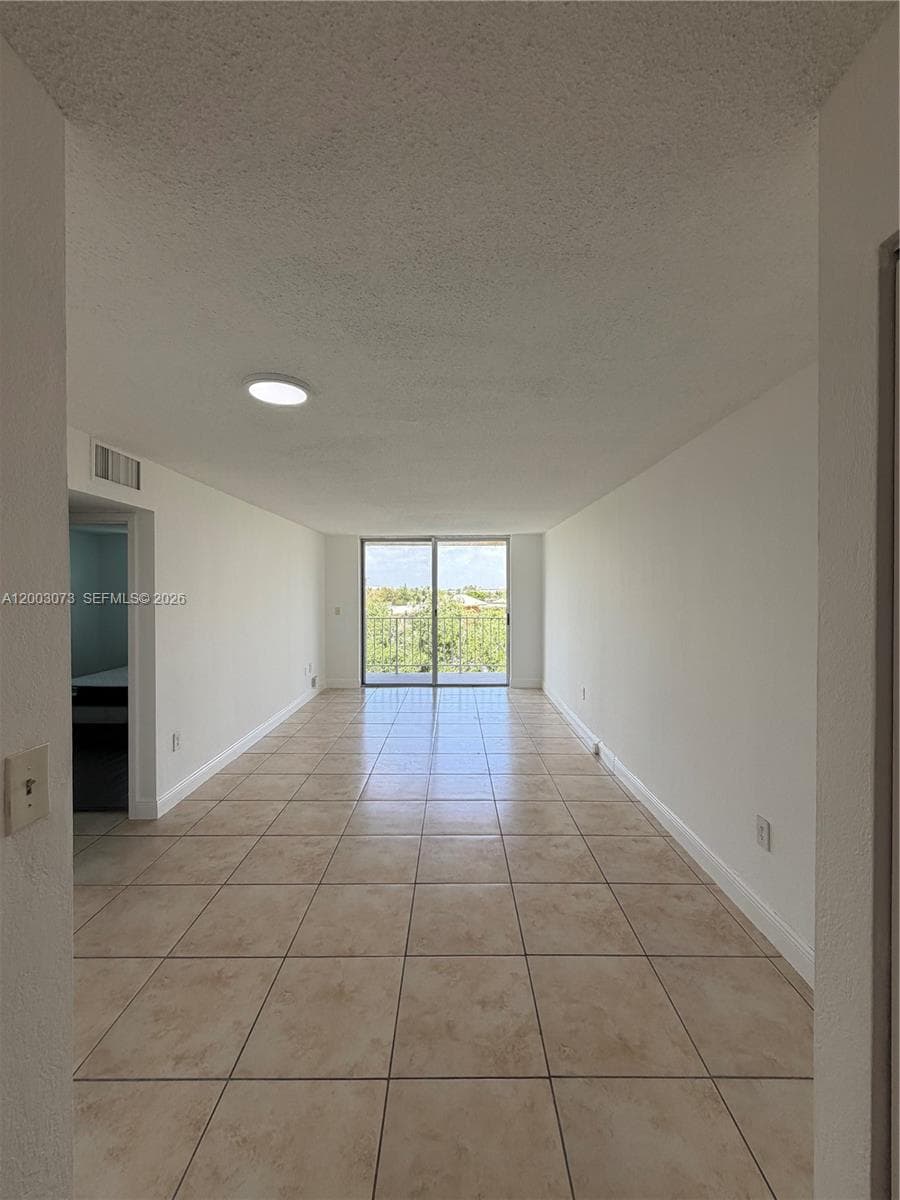 1805 Sans Souci Blvd # 526, North Miami, FL 33181 — zdjęcie 2