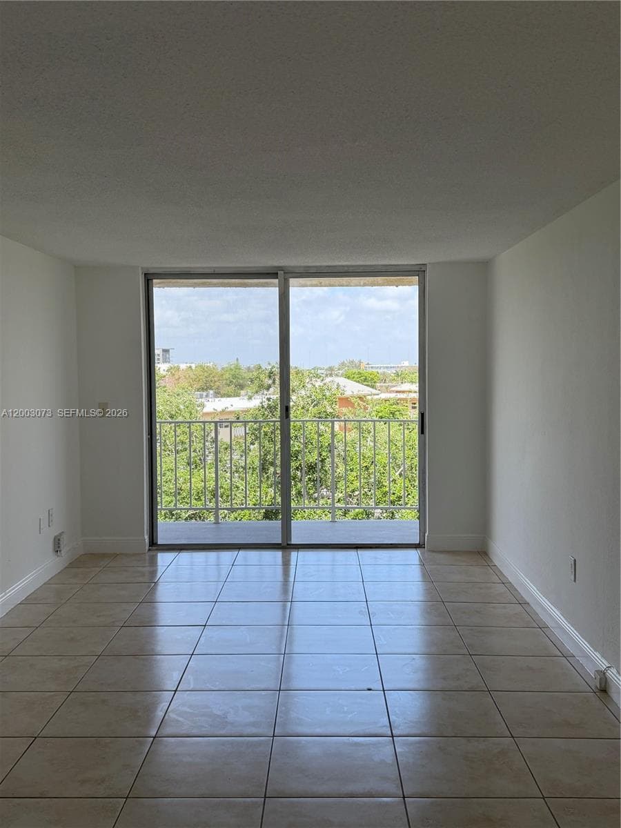 1805 Sans Souci Blvd # 526, North Miami, FL 33181 — zdjęcie 3