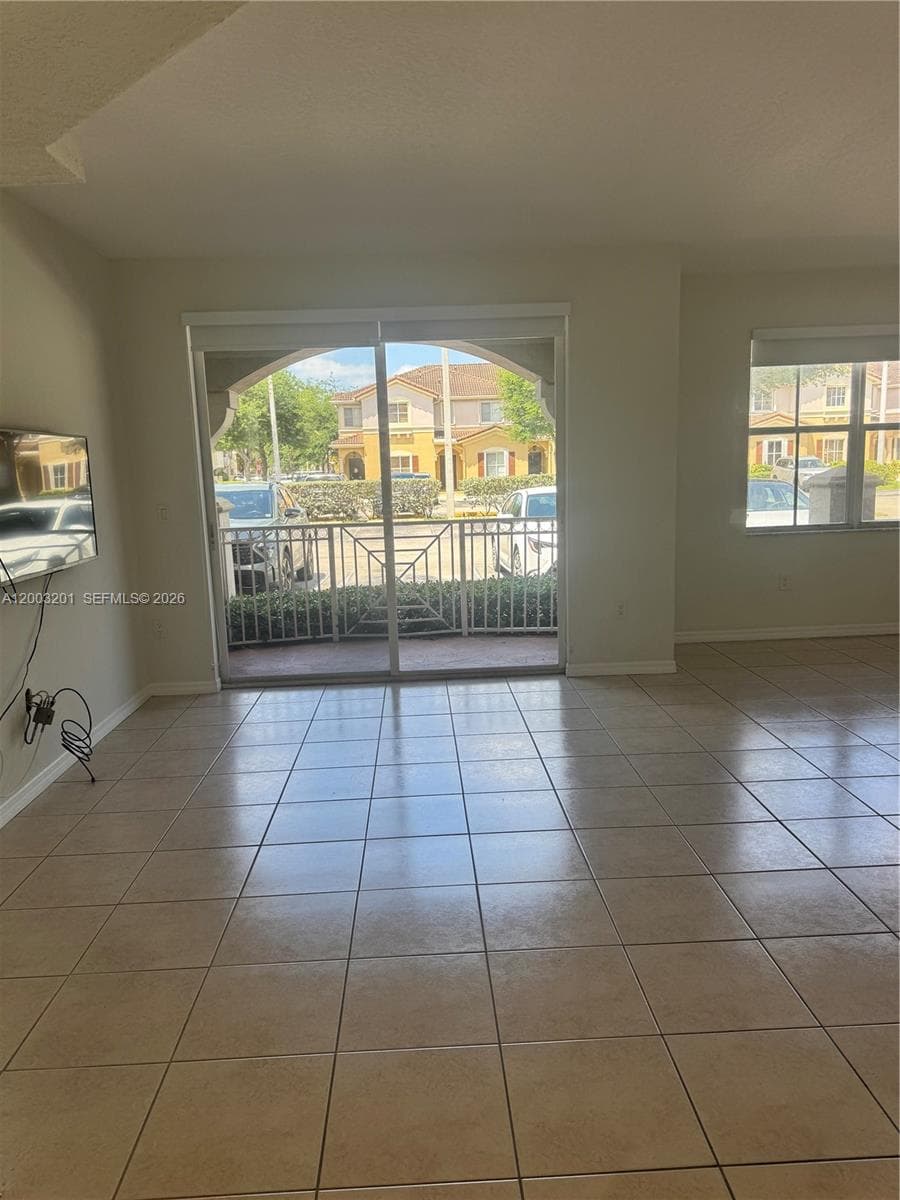 8826 W Flagler St # 102, Miami, FL 33174 — zdjęcie 5