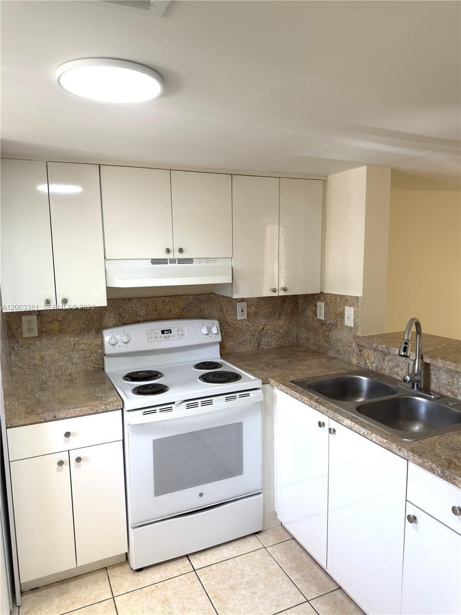14020 NE 3rd Ct # 5, Miami, FL 33161 — zdjęcie 3