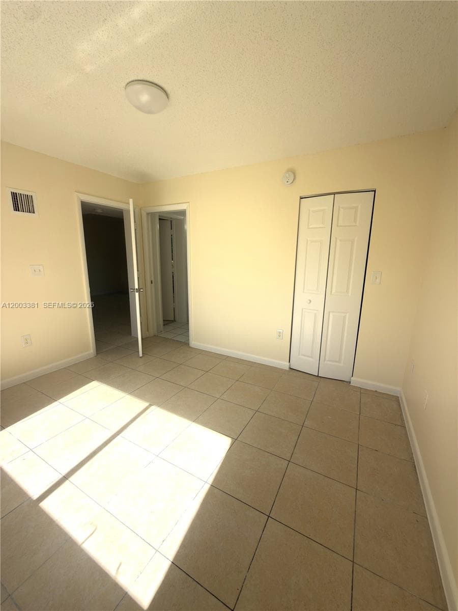 14020 NE 3rd Ct # 5, Miami, FL 33161 — zdjęcie 5
