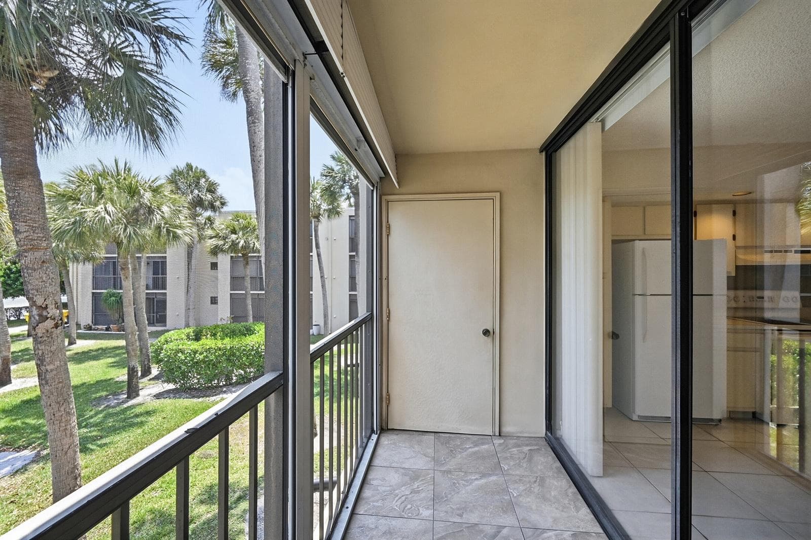 5370 Las Verdes Circle # 219, Delray Beach, FL 33484 — zdjęcie 2