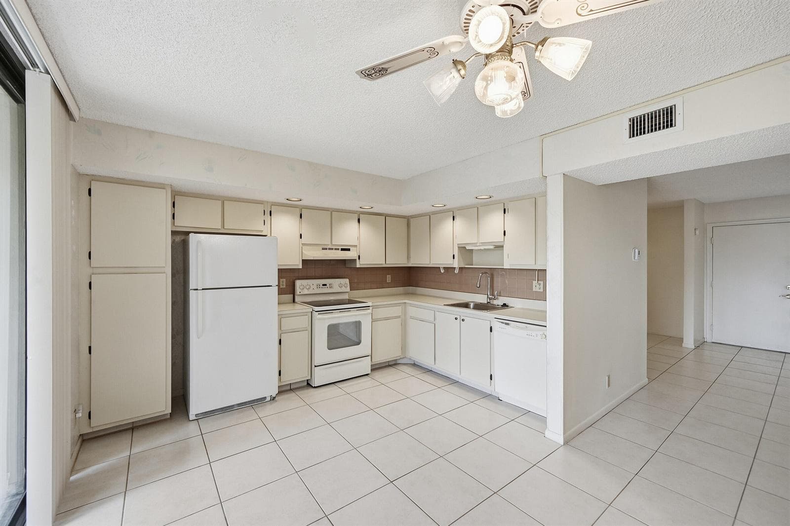 5370 Las Verdes Circle # 219, Delray Beach, FL 33484 — zdjęcie 3