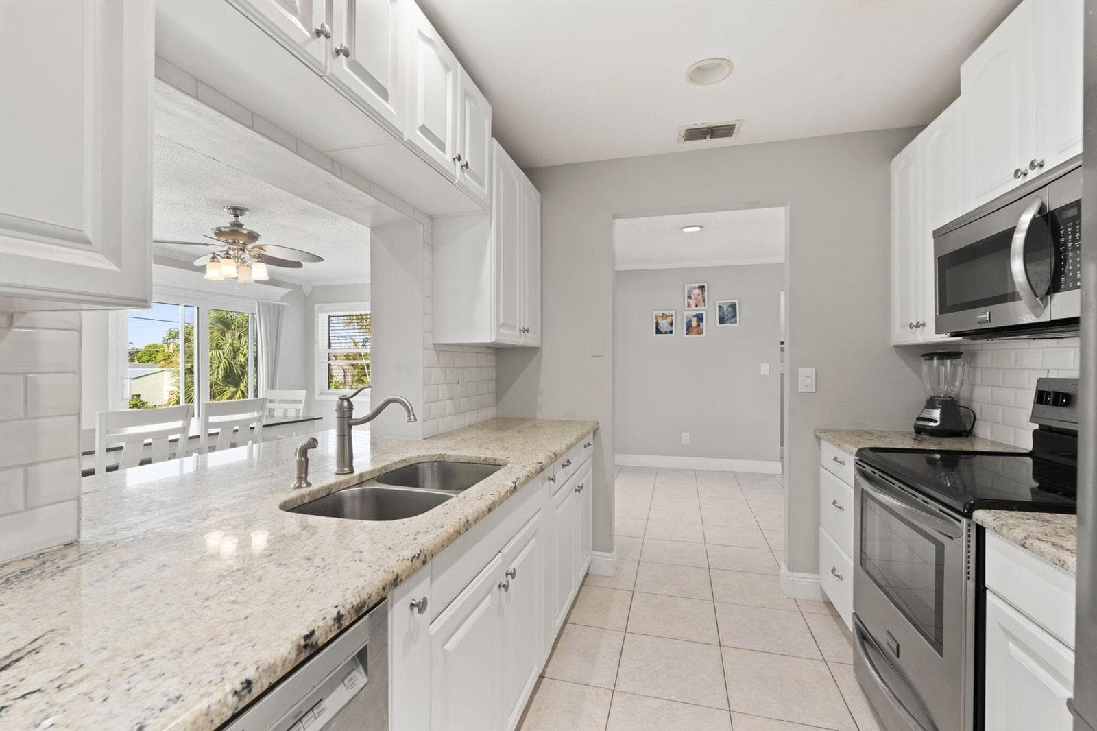 2268 NE 16th Court, Jensen Beach, FL 34957 — zdjęcie 2