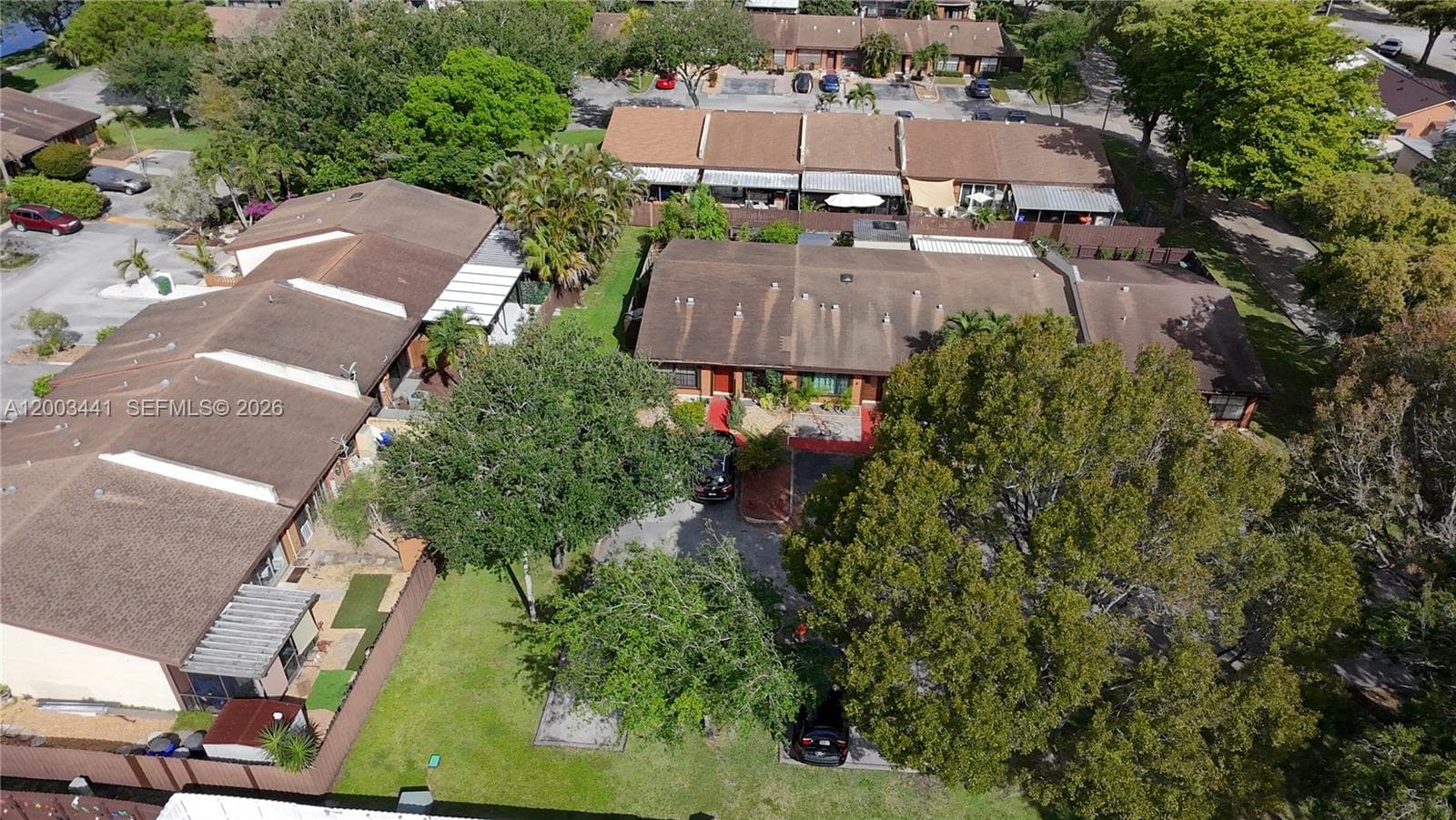 10331 Holly Ct, Pembroke Pines, FL 33026 — zdjęcie 2