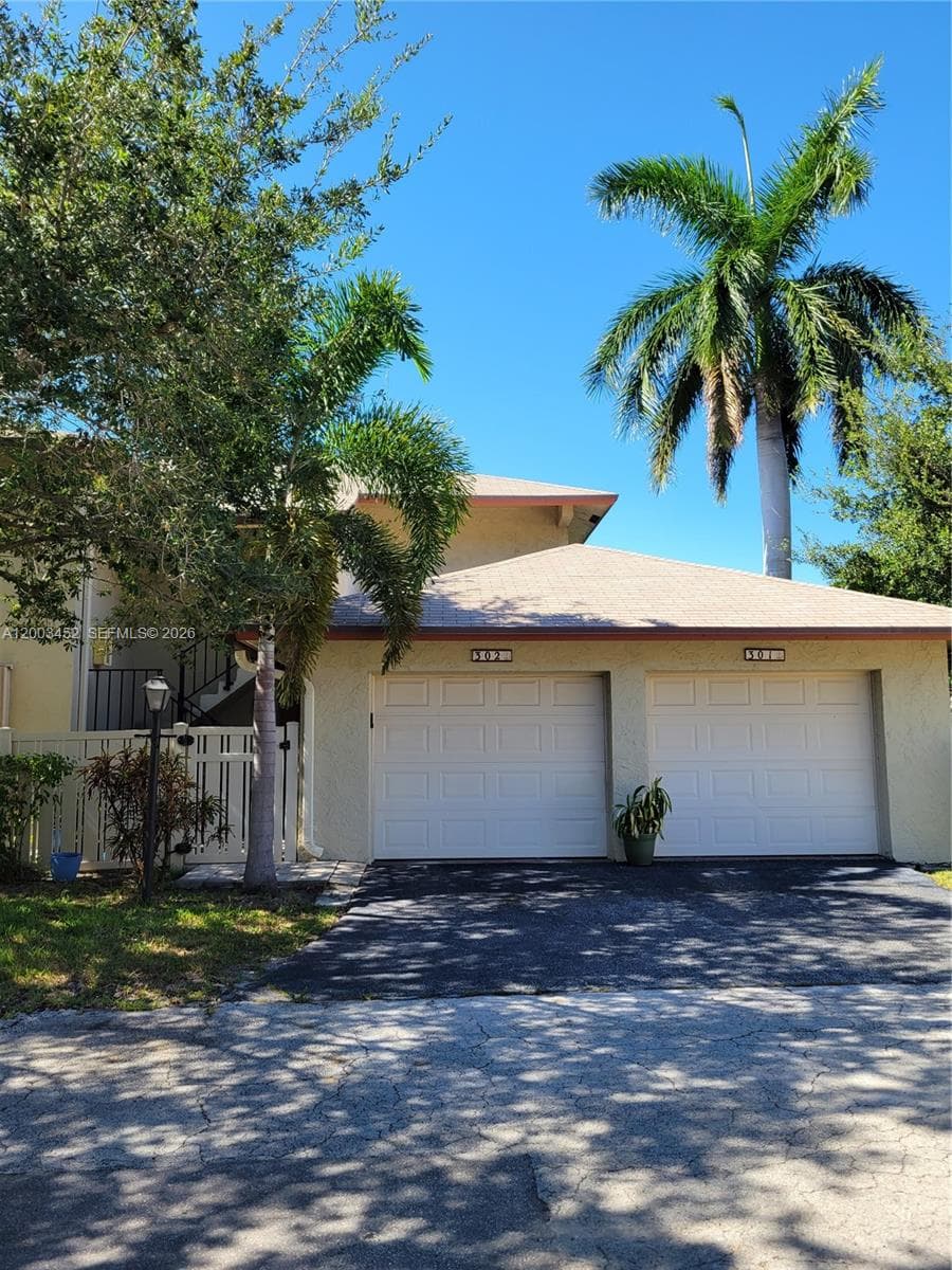 1821 NE 40th Ct # 302, Pompano Beach, FL 33064