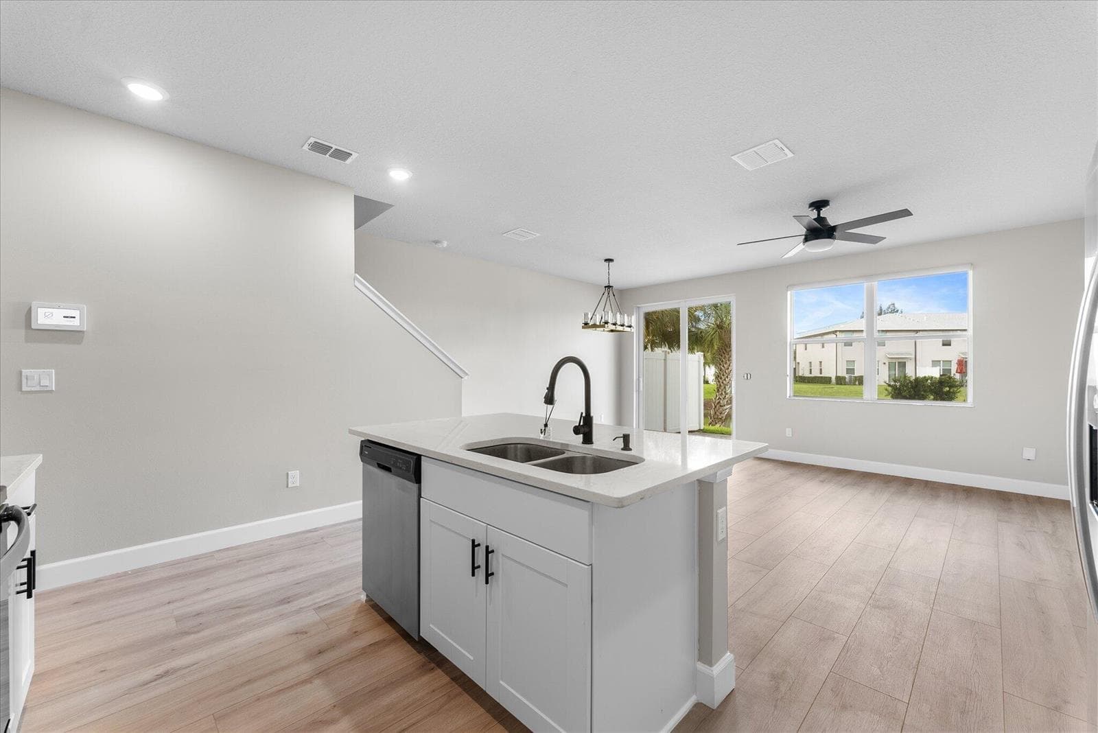 5661 Mentmore Drive, Mangonia Park, FL 33407 — zdjęcie 5
