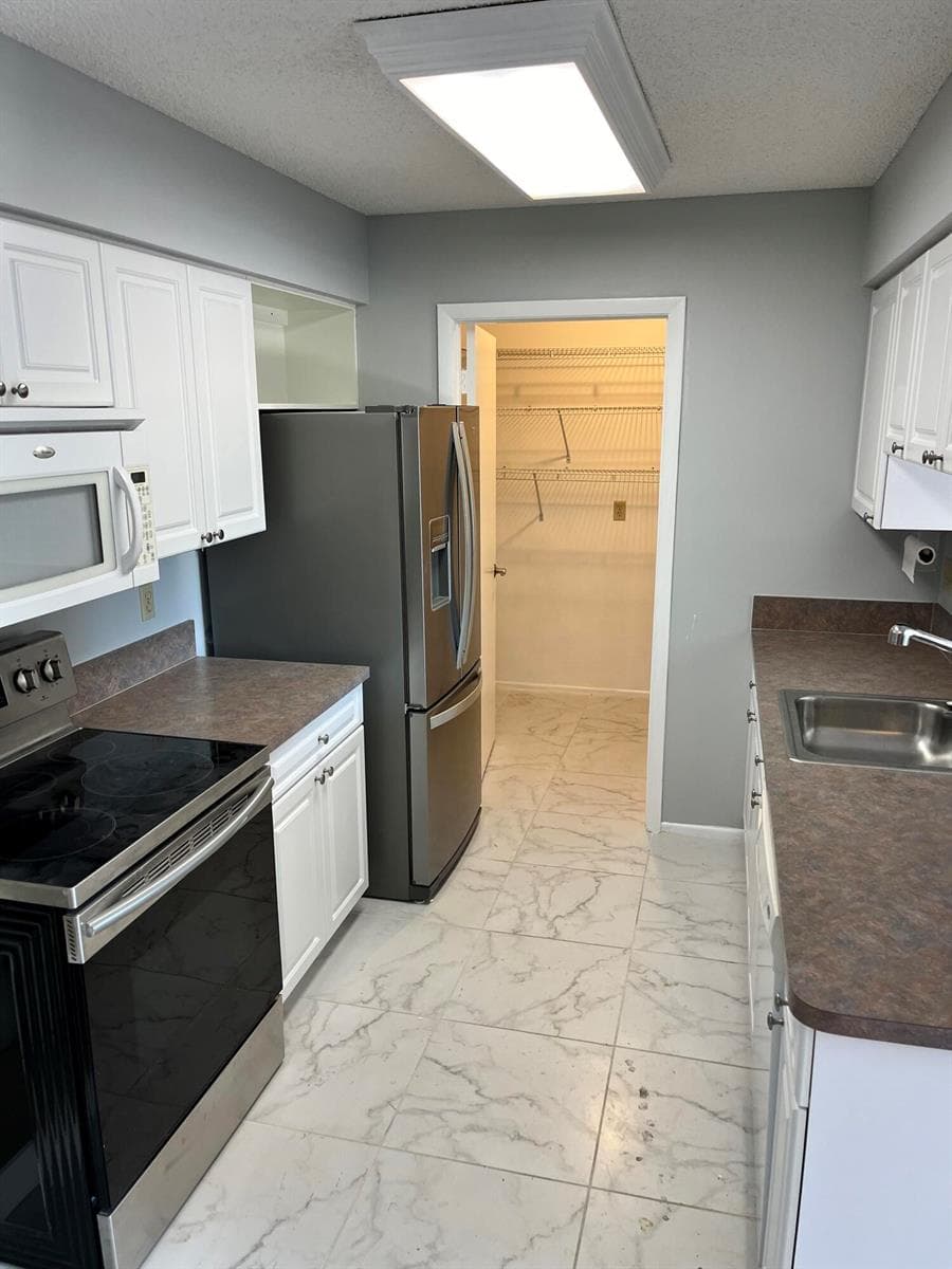 4116 NW Cinnamon Tree Circle, Jensen Beach, FL 34957 — zdjęcie 5