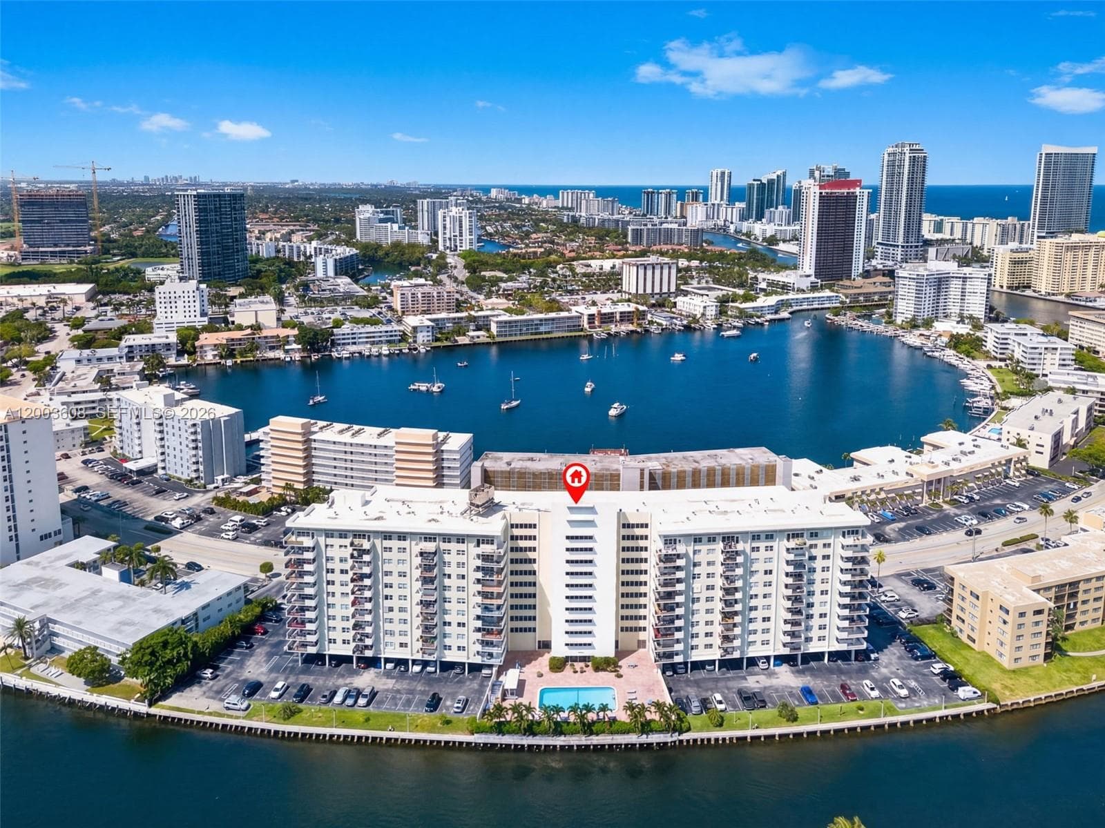401 Golden Isles Dr # 303, Hallandale Beach, FL 33009 — zdjęcie 2