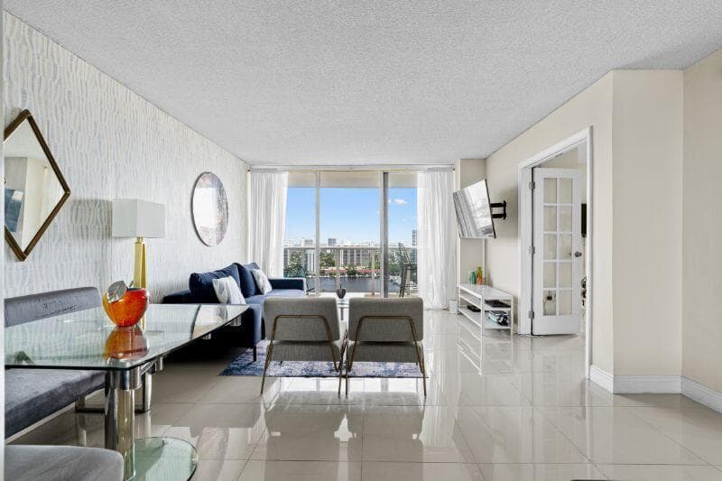 3675 N Country Club Drive # 2401, Aventura, FL 33180 — zdjęcie 2
