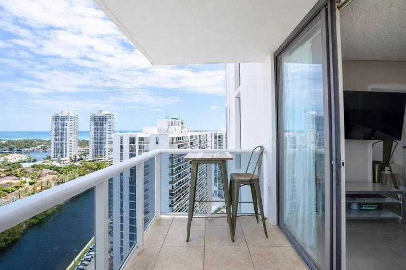 3675 N Country Club Drive # 2401, Aventura, FL 33180 — zdjęcie 4