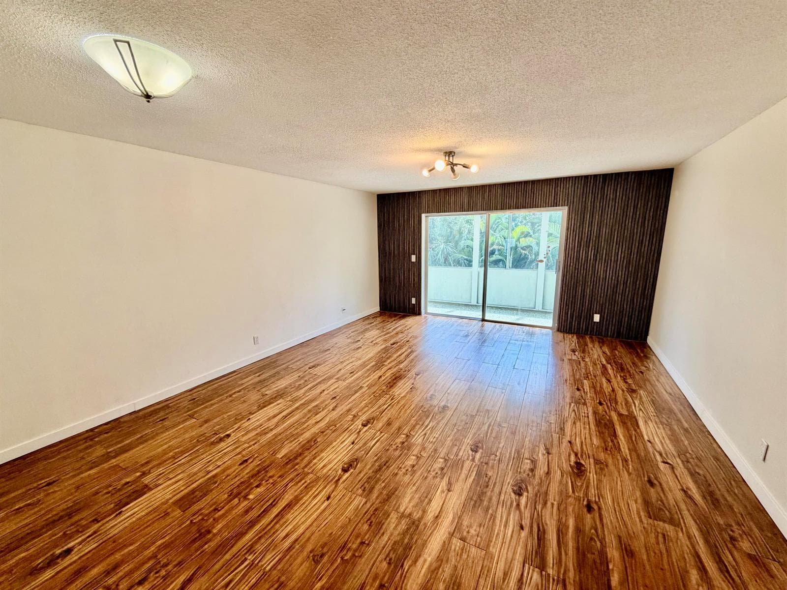 1000 NE 14th Avenue # 304, Hallandale Beach, FL 33009 — zdjęcie 2