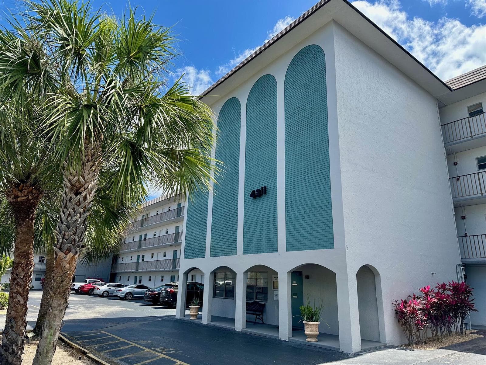 4311 Crystal Lake Drive # 407, Deerfield Beach, FL 33064 — zdjęcie 2