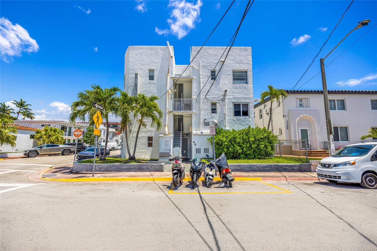 420 78th St, Miami Beach, FL 33141 — zdjęcie 2