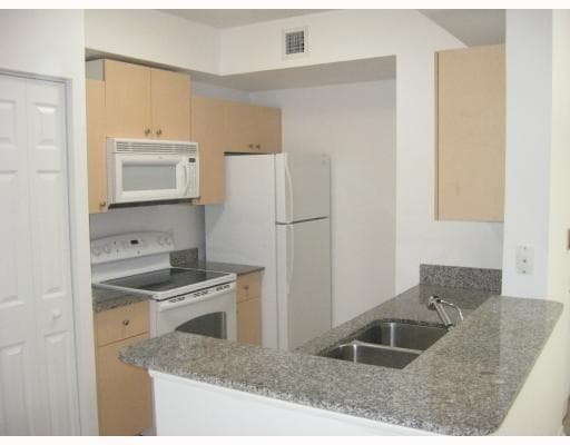 2421 Centergate Drive # 104, Miramar, FL 33025 — zdjęcie 2