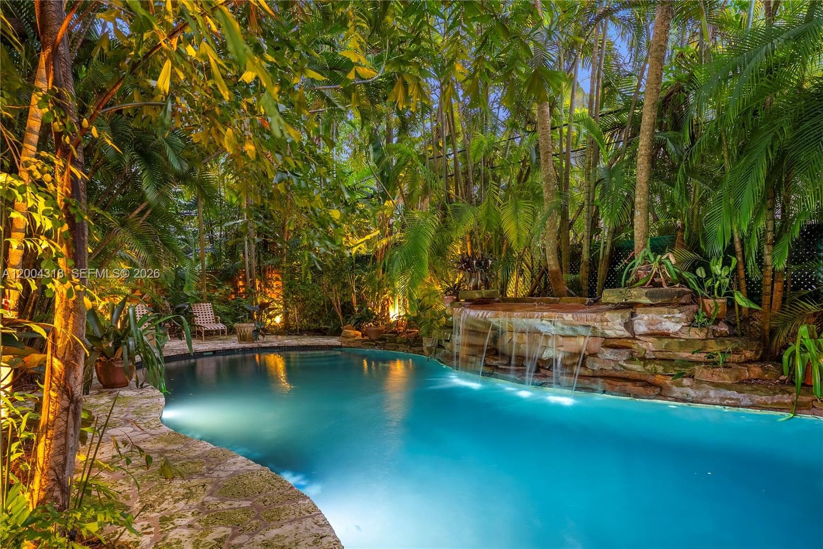 3584 Saint Gaudens Rd, Miami, FL 33133 — zdjęcie 2
