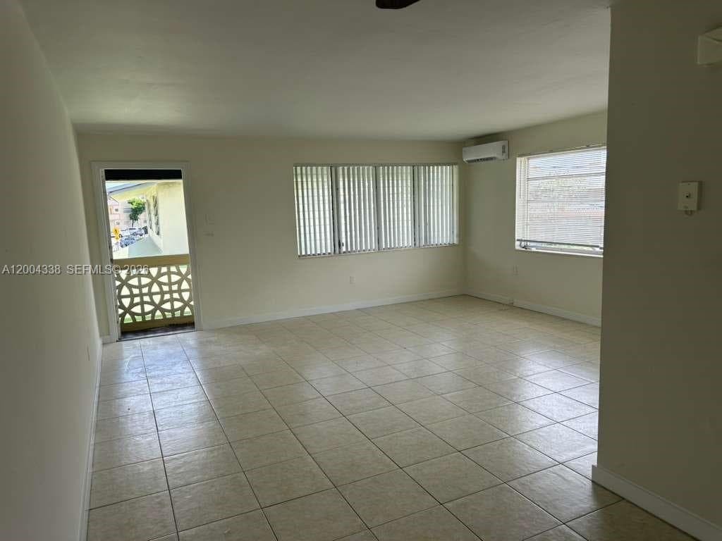 11925 NE 19th Dr # 8, North Miami, FL 33181 — zdjęcie 2