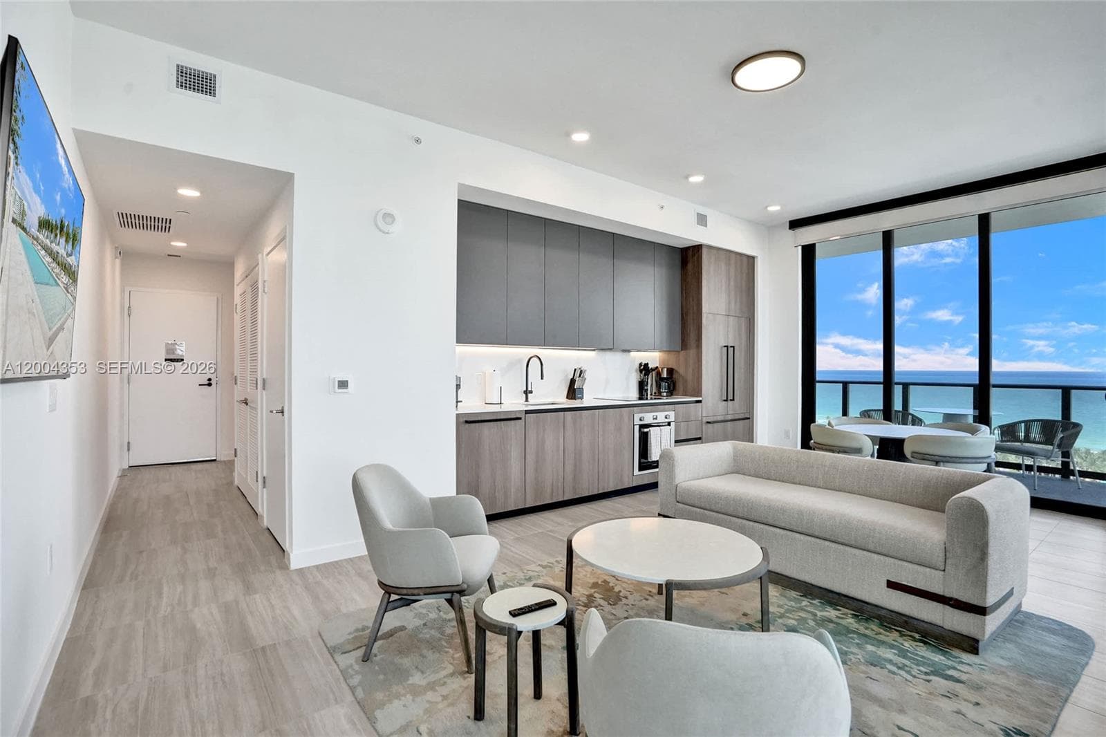 580 72nd St # 1702, Miami Beach, FL 33141 — zdjęcie 3