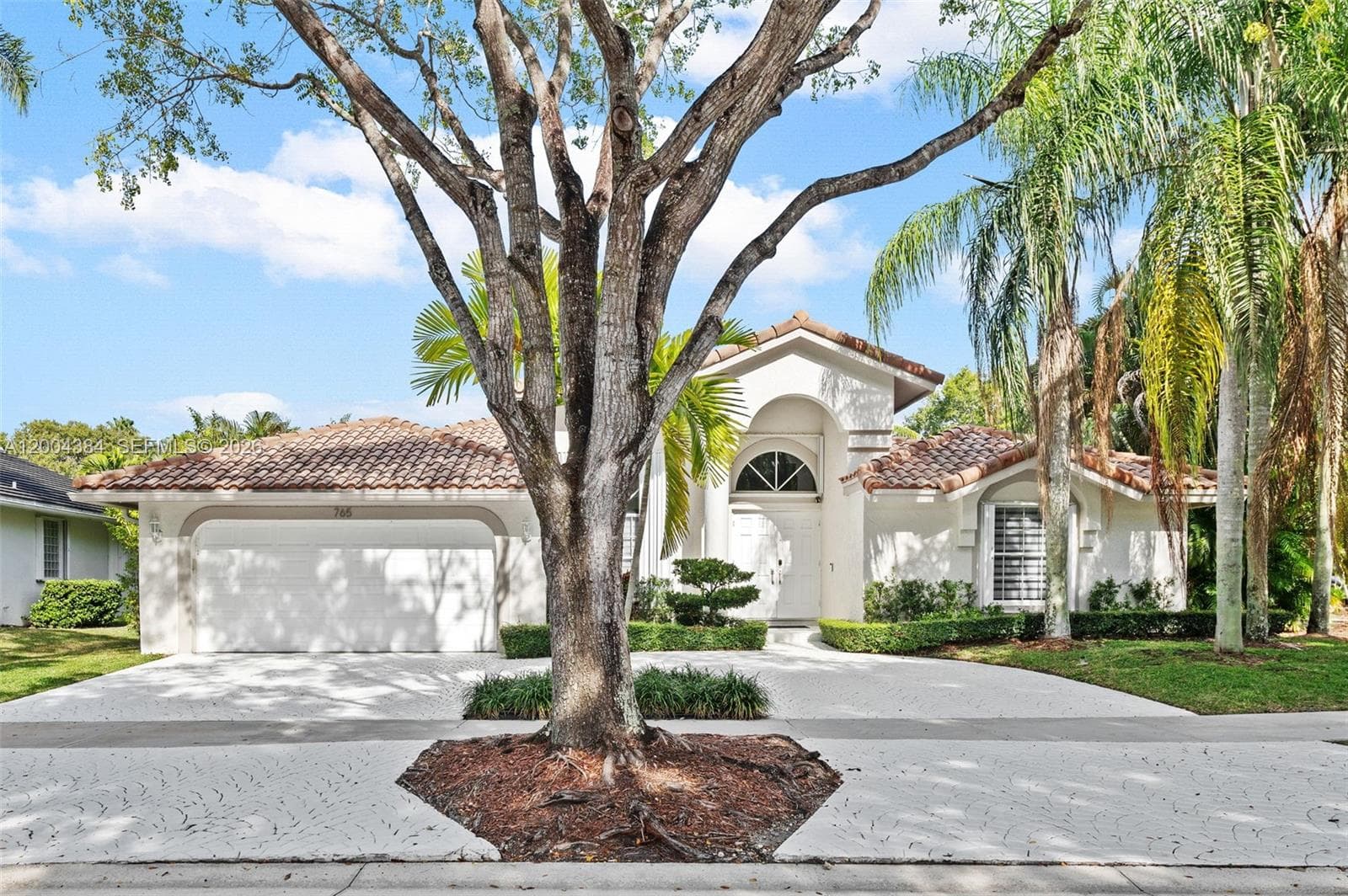 765 Bayside Ln, Weston, FL 33326