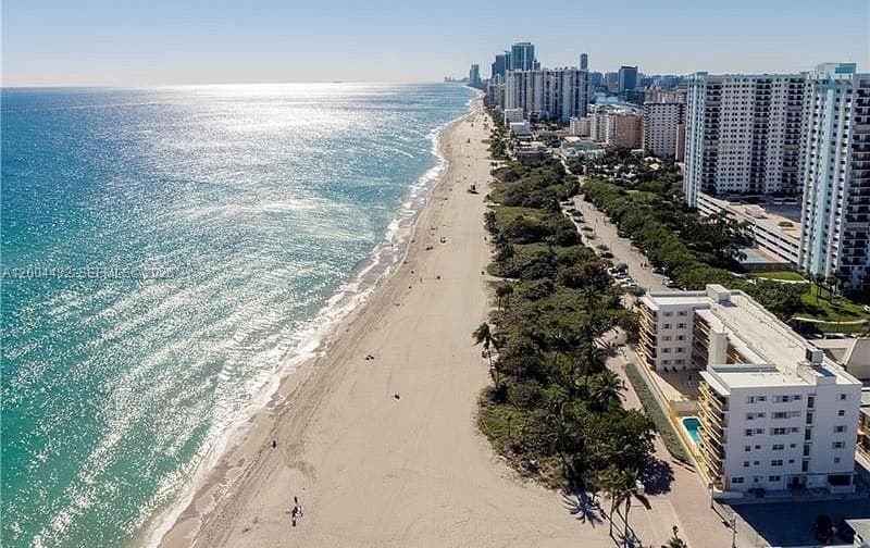 901 S Surf Rd # 407, Hollywood, FL 33019