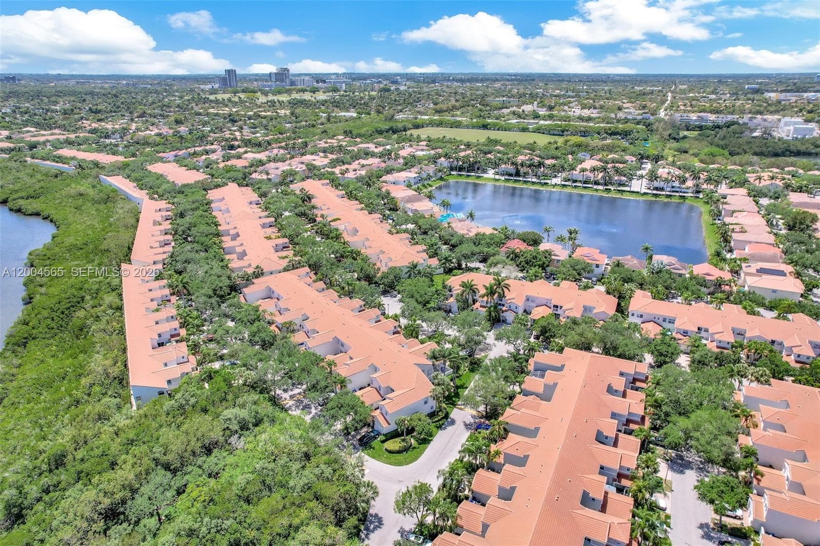 1675 Yellowheart Way, Hollywood, FL 33019 — zdjęcie 5