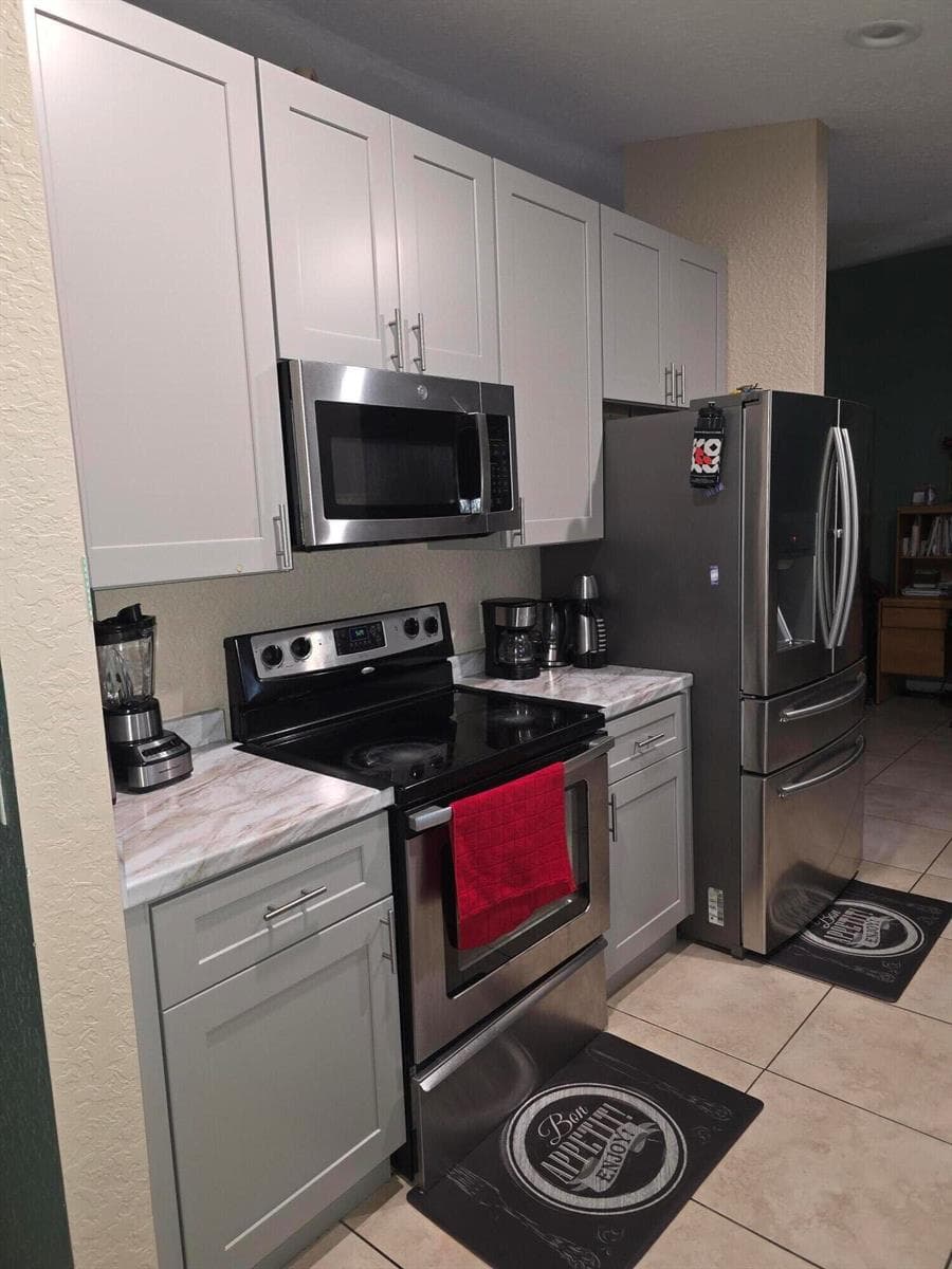 557 SW Baoy Avenue, Port St. Lucie, FL 34953 — zdjęcie 2
